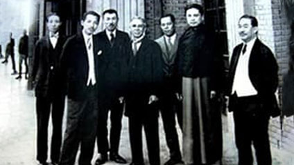 Dr. Kikunae Ikeda umami fikrinin ticarileştirilmesine yönelik bir girişim oluşturmak amacıyla ortaklık kurmak için kimyager Saburosuke Suzuki’ye başvurdu.